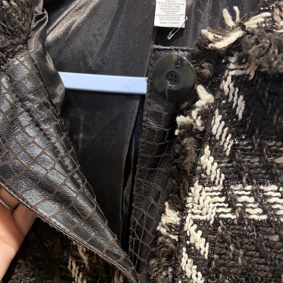 Chico’s Brown Cream Plaid Bouclé Tweed Jacket Faux Leather Trim Size 0 M - Picture 8 of 13